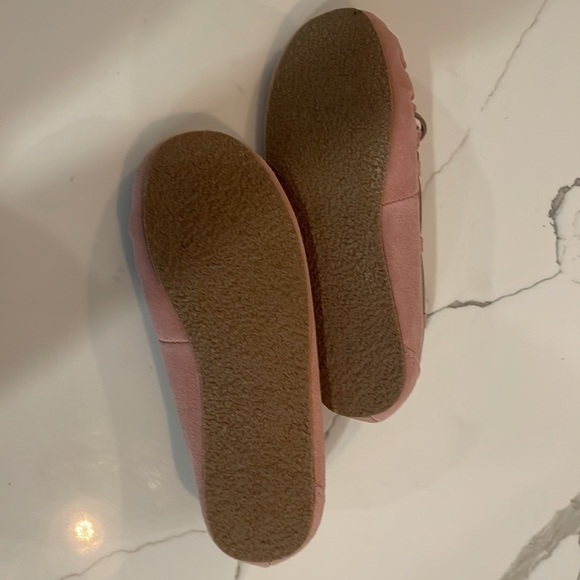 NWOT Minnetonka slippers - Picture 5 of 5